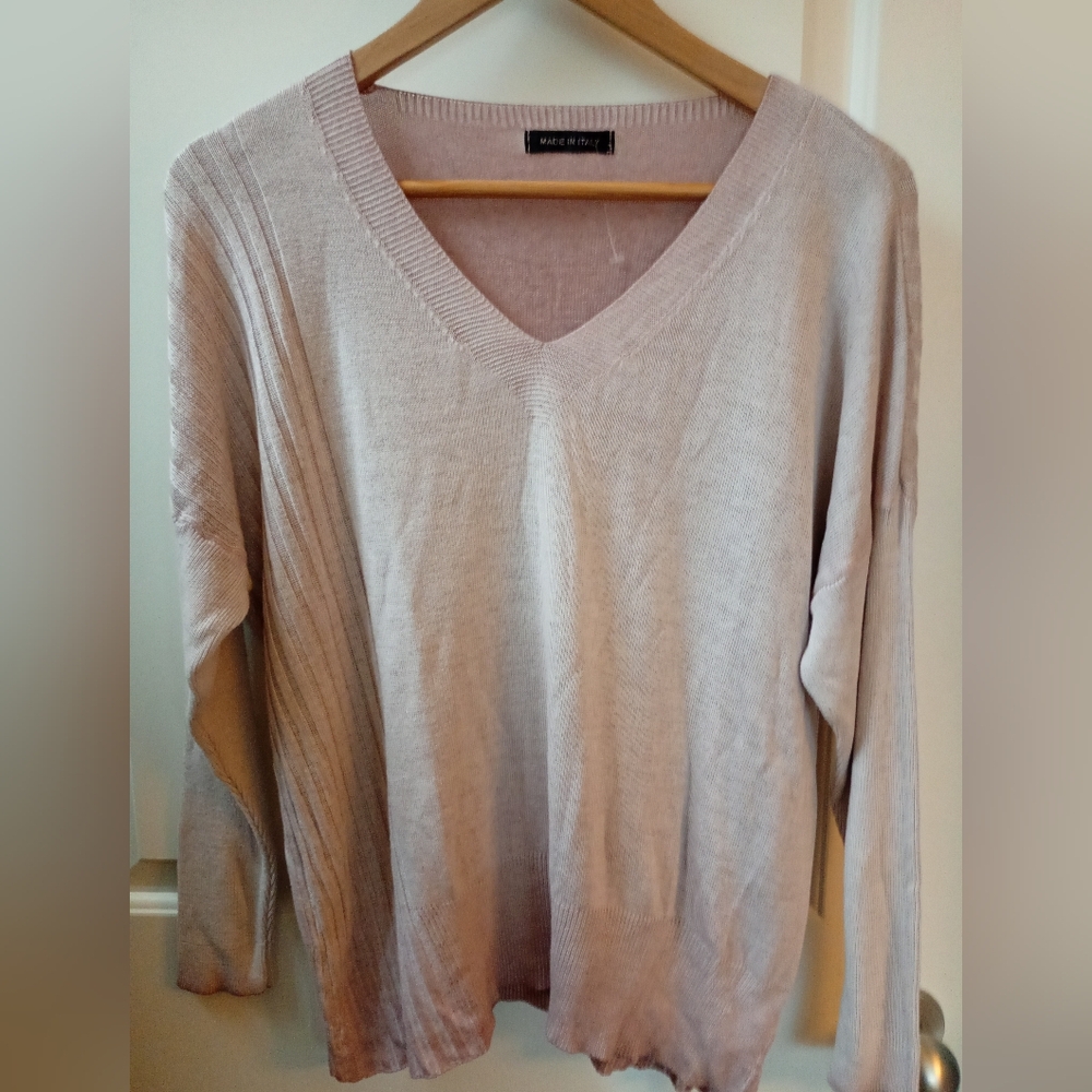 Made In Italy Light Pastel Purple Pink Tone V-Neck Sweater - Rib Detail (L)